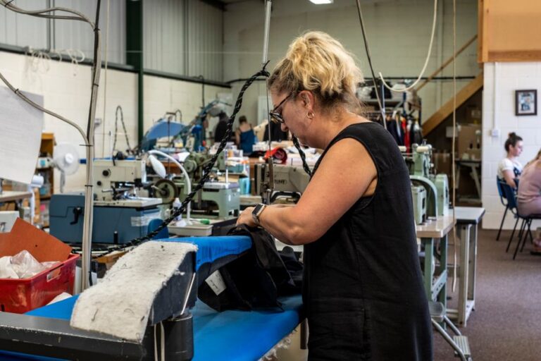 How UK Businesses Can Use GEO SEO to Win Visibility in AI-Powered Clothing and Apparel Manufacturing Search
